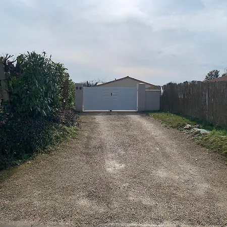 Hébergement de vacances Neuf, à 12mn Du Futuroscope, à La Campagne -le Trèfle *