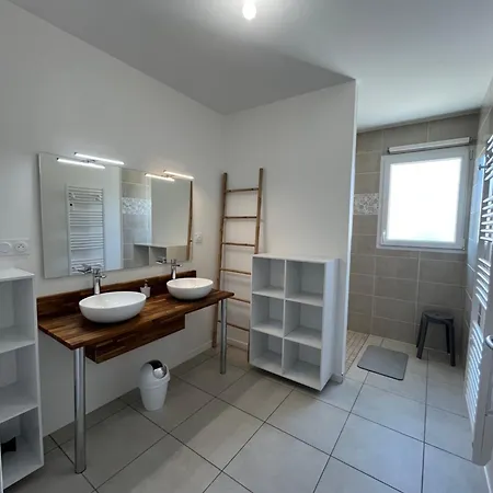 Nyaraló Neuf,12mn Du Futuroscope, 9 Personnes -le Tournesol