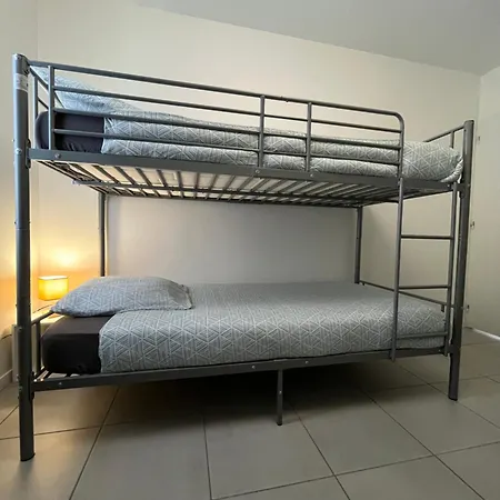 Neuf, à 12mn Du Futuroscope, à La Campagne -le Trèfle Hébergement de vacances *