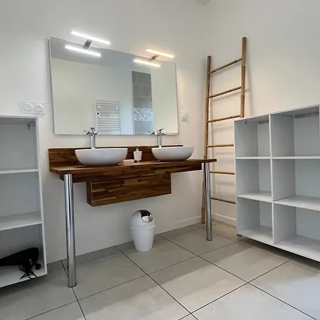 Neuf, à 12mn Du Futuroscope, à La Campagne -le Trèfle Hébergement de vacances Saint-Martin-la-Pallu