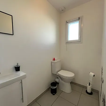 Nyaraló Neuf,12mn Du Futuroscope, 9 Personnes -le Tournesol