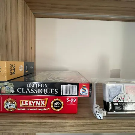 Neuf,12mn Du Futuroscope, 9 Personnes -le Tournesol